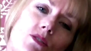 Oral sex talented shows off her skills