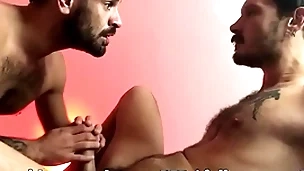 Pimpão fode com força e com muito suor o rabo de fernando brutto - video completo picayune red