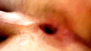Passivo com desodorante no cuzinho liso rosado