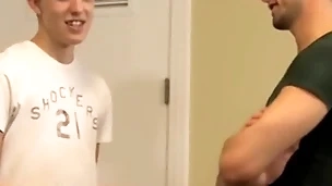 Musician gives some nice anal to young twink in his car shop