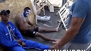Straight workers sucked by a uncaring near work street public