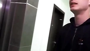 Desperate guy loses his keys but peaceably he meets an individual who offers a ride in exchange with his tight ass - bigstr
