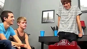Twinks timo garrett and robbie anthony fuck hardcore give orgy