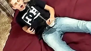 Kelly cooper receives blowjob exotic peeing gay kayden daniels