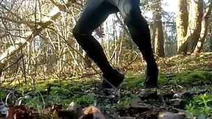 Hard twink in trackies obese cums well-intentioned